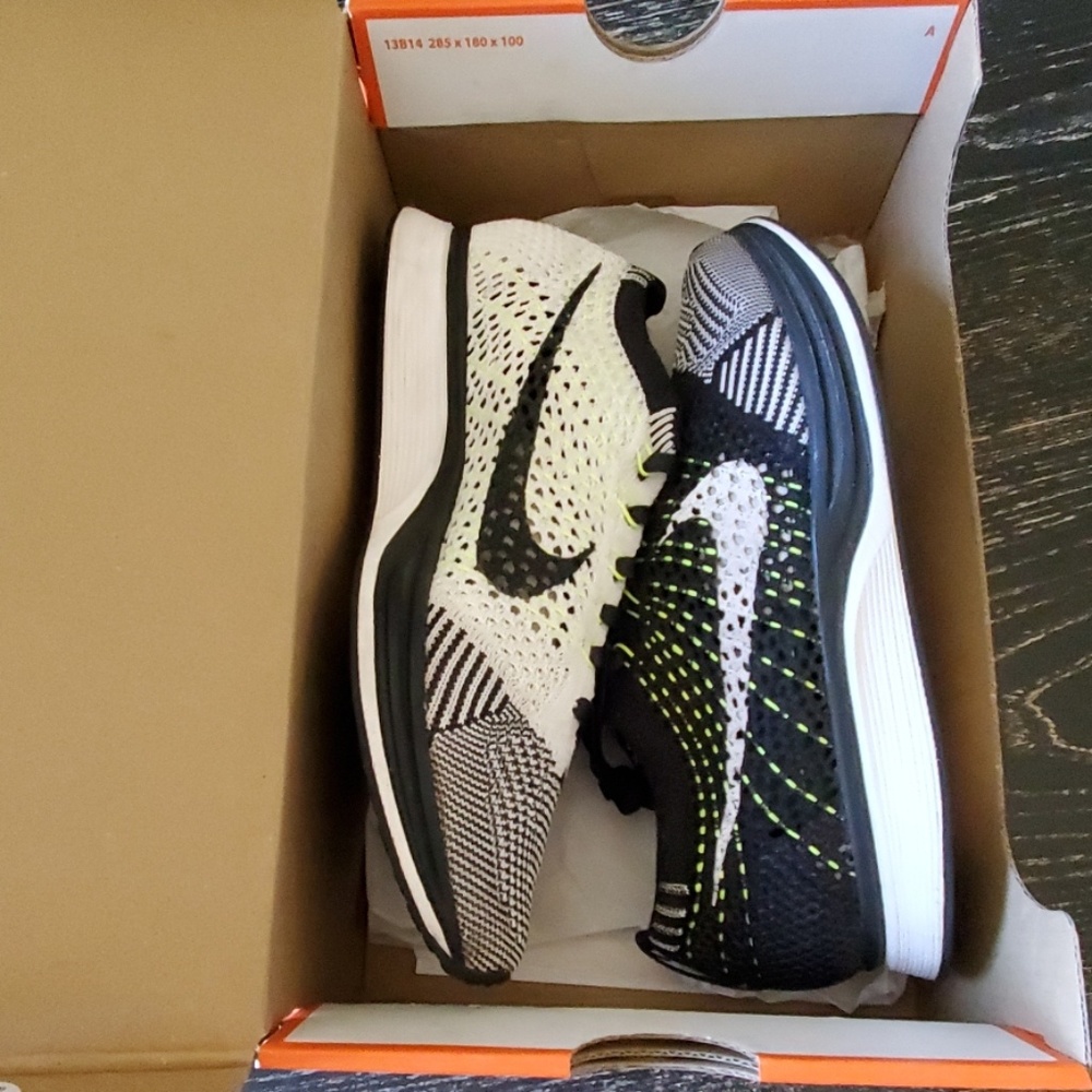 Athletic shoes